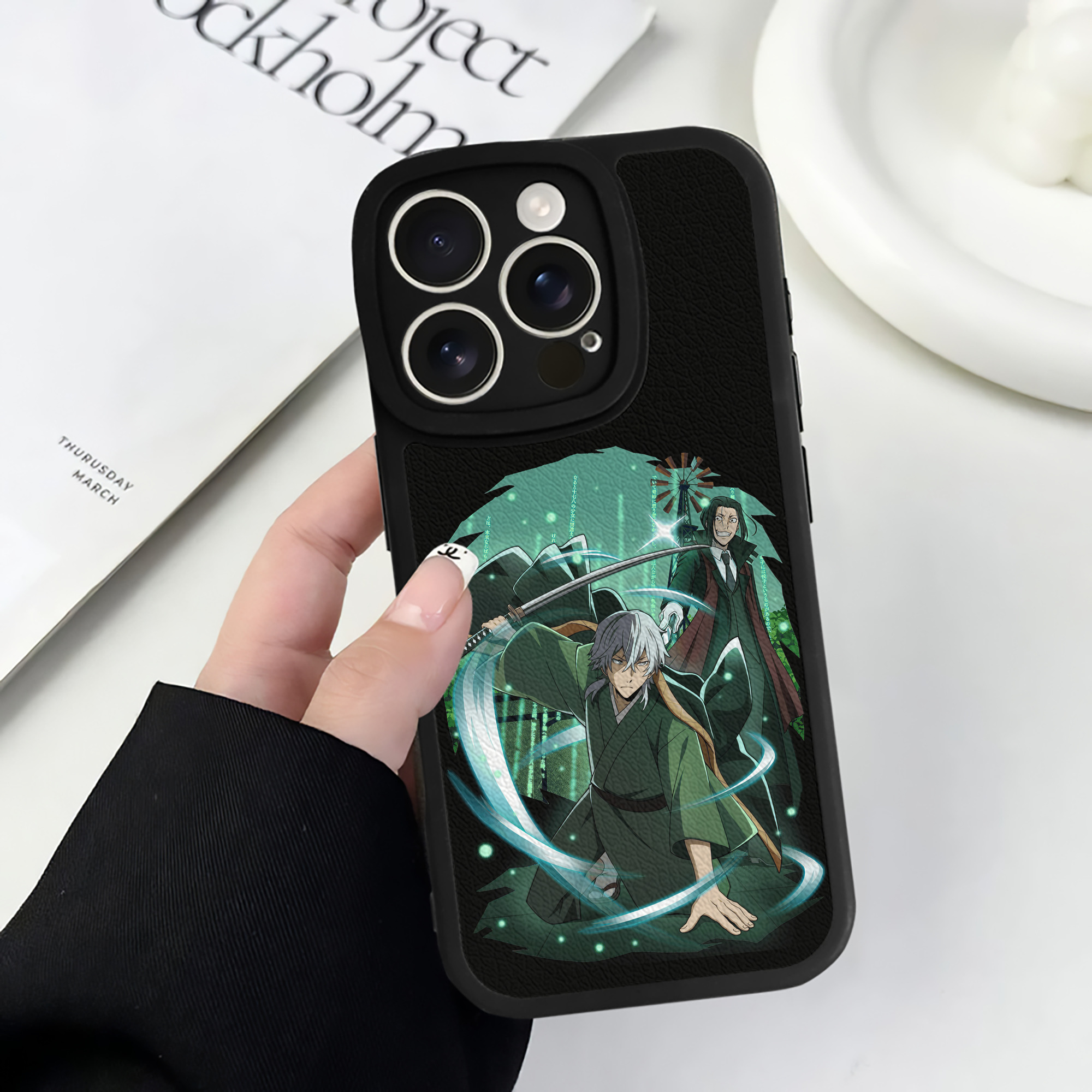 （画像用） 文豪ストレイドッグス Bungo Stray Dogs 【iPhone 16シリーズ対応】シリコンスマホケース（レザー調） 材質：シリコン